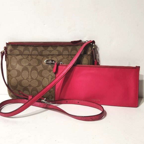 Coach Signature Crossbody Purse with Removeable Hot Pink Pouch - Picture 14 of 15